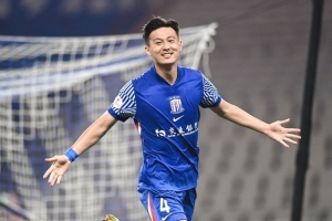 记者：蒋圣龙、李可已参加有球对抗训练，向重返赛场迈出重要一步