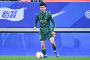 浙媒：王钰栋因感冒缺席赛前踩场训练 卡多索已经康复大概率先发登场